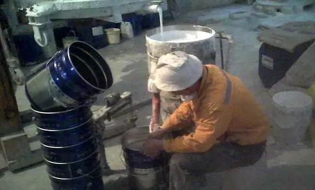 买乳胶漆到网上买还是到实体店买,购买涂料需要注意哪些