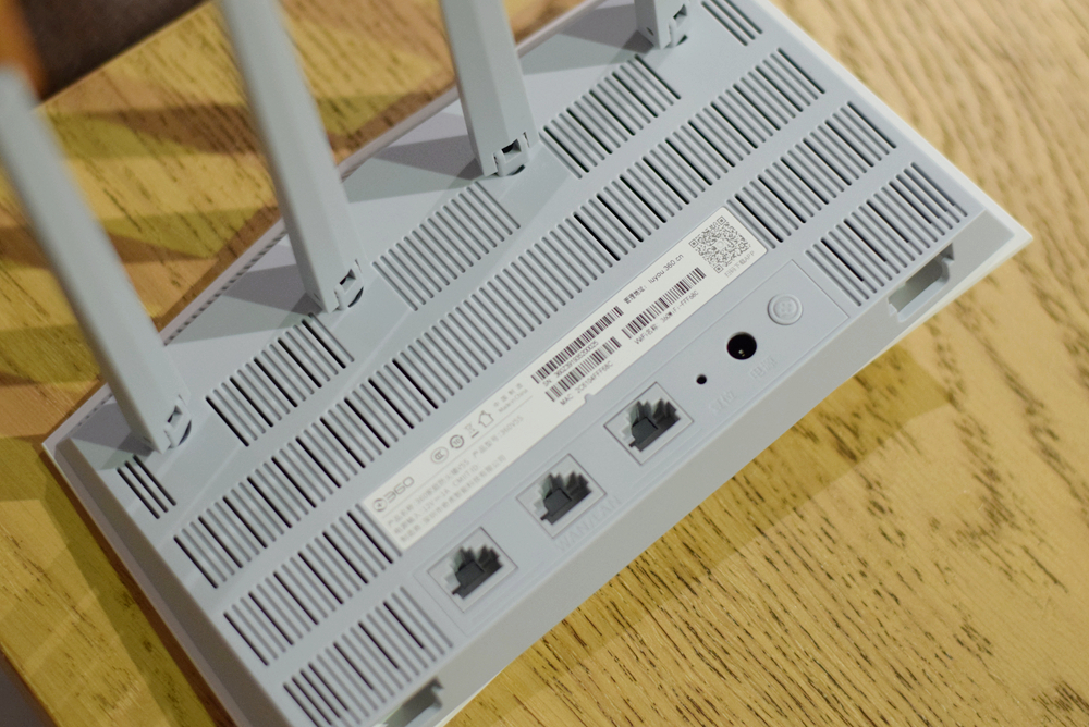 怎样给路由器增加外置天线,路由器天线内置好还是外置好