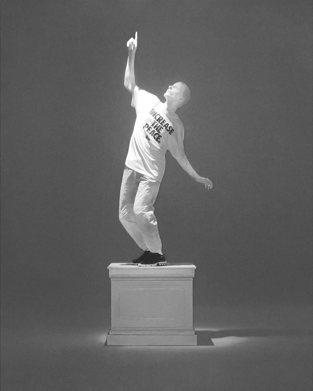 「每周联名X讯」众人骂丑，价格却直逼倒钩的鞋究竟长什么样？