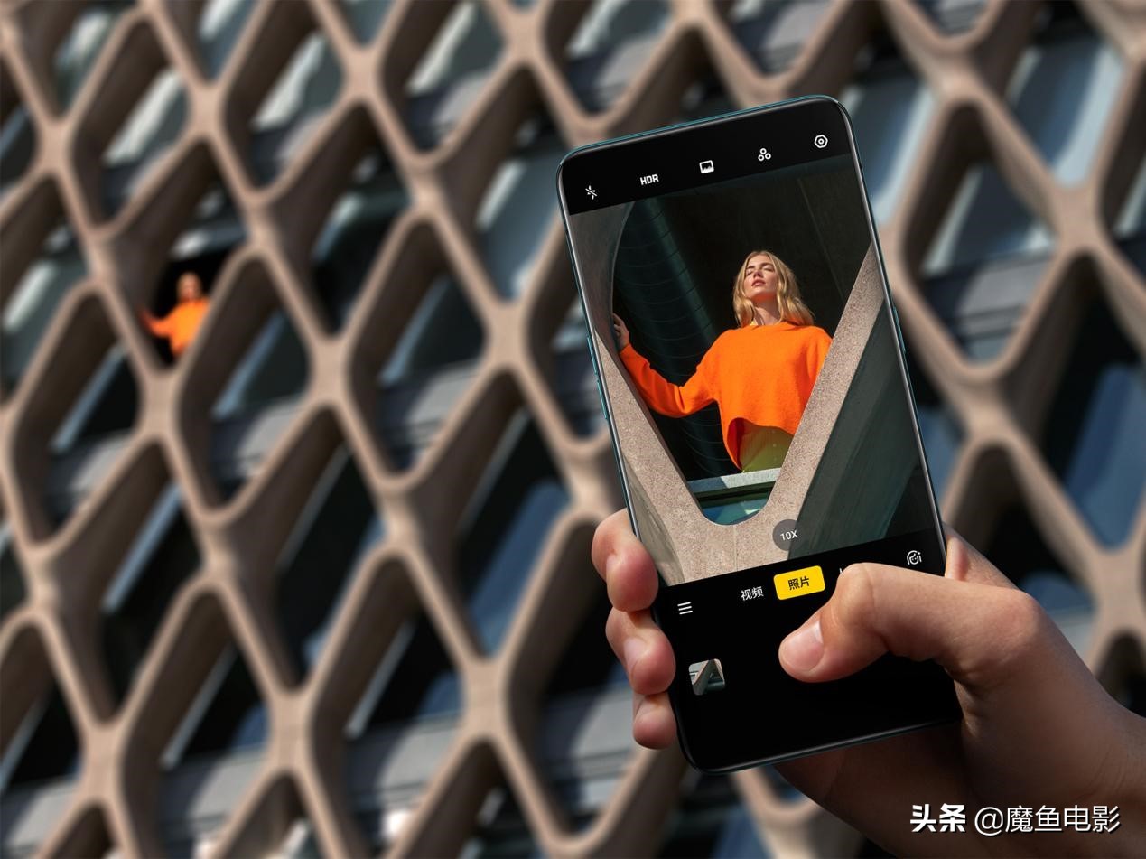 刷抖音喜欢边刷边玩魔方,王一博滑板抖音