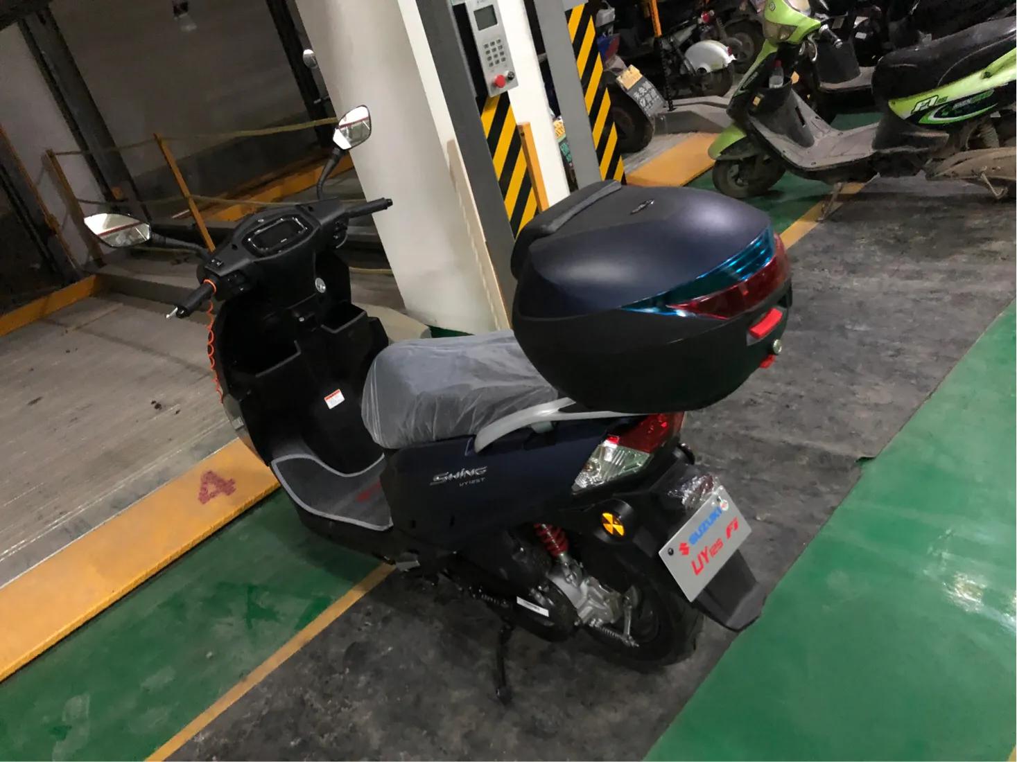 uy125高配和百年纪念版的区别,uy125百年纪念版开起来的感觉