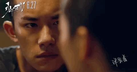 周冬雨少年的你荣获两个奖项,周冬雨获金像奖少年的你影后