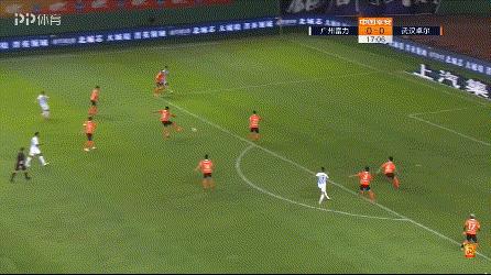 武汉卓尔0:5广州恒大,坚韧如钢铁温柔如蝶翼