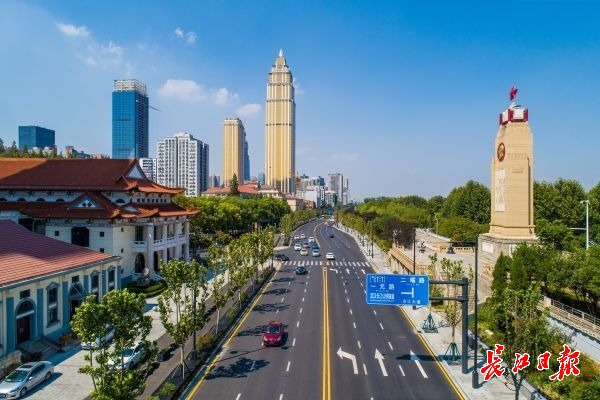 一家三代人志愿者,一家人都是志愿者