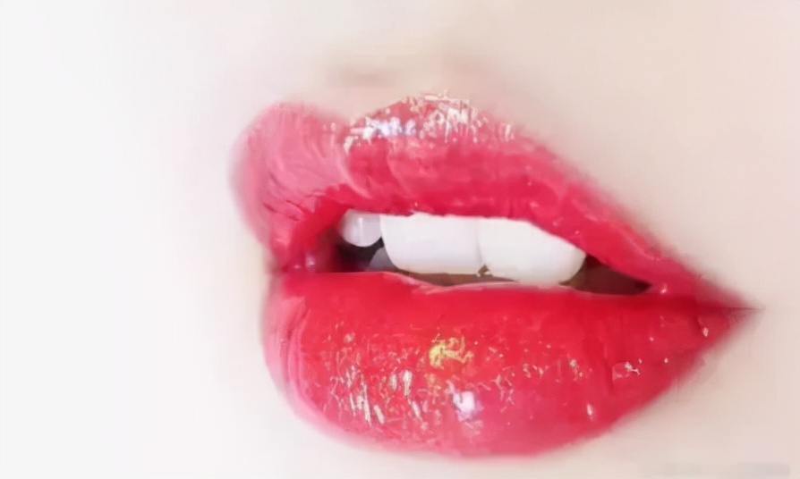 什么口红最好用不掉色又好看,口红哪一款的最好用而且不掉色