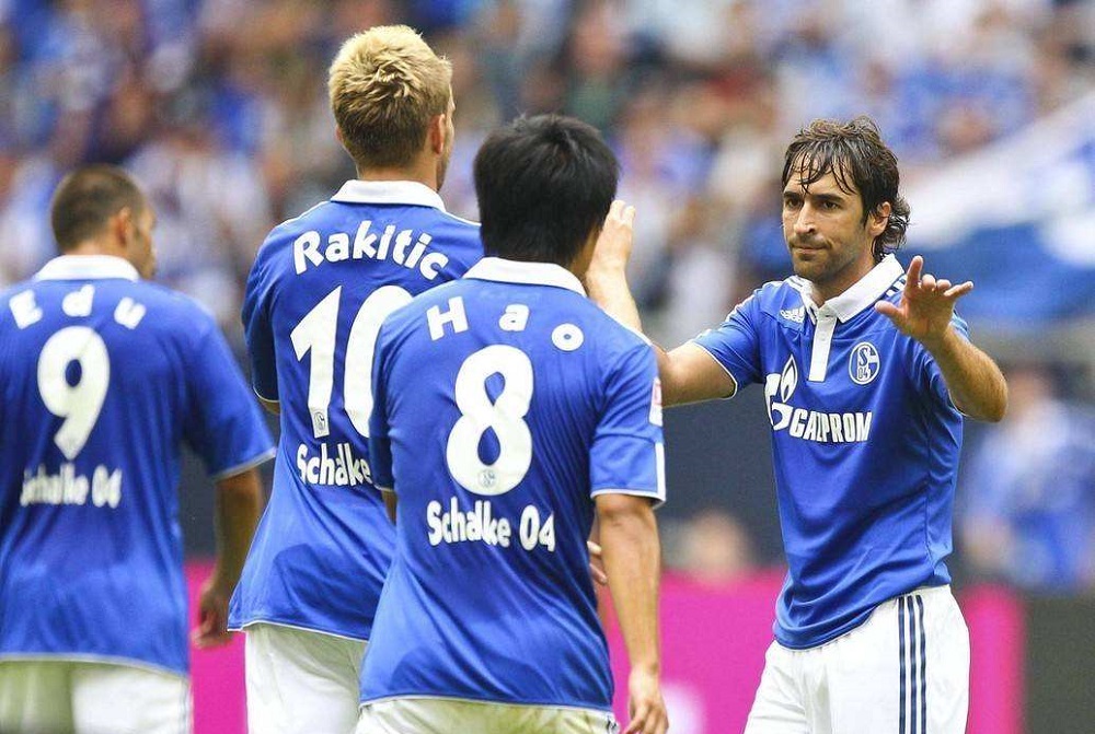 让球衣的故事:国足队长生涯三次换号,完美诠释团队至上