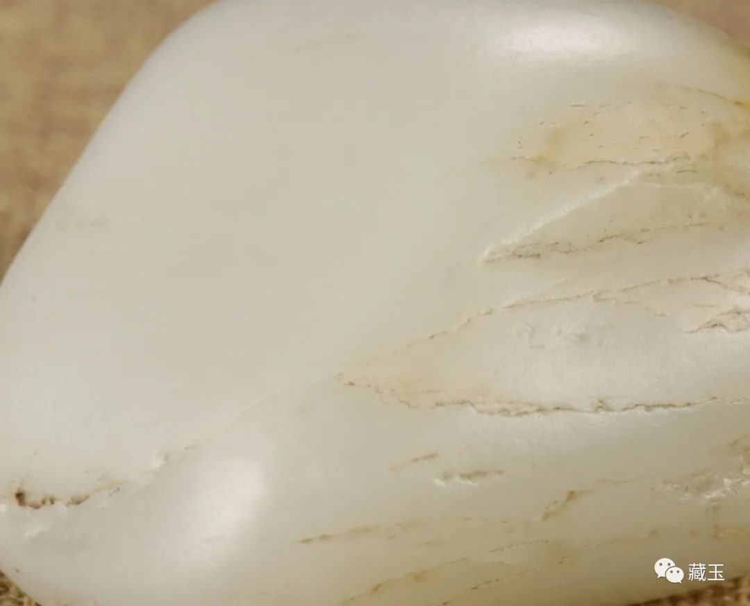 无裂不成玉？和田玉裂的秘密，堵料、切料必须看懂它