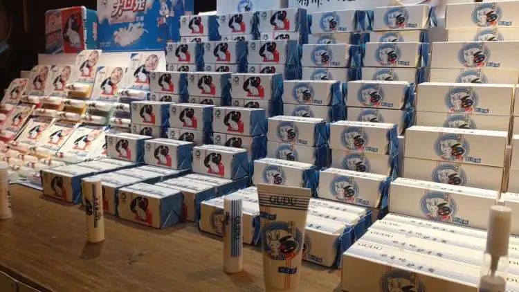 大白兔是中国品牌吗,大白兔奶糖真还是金丝猴奶糖真