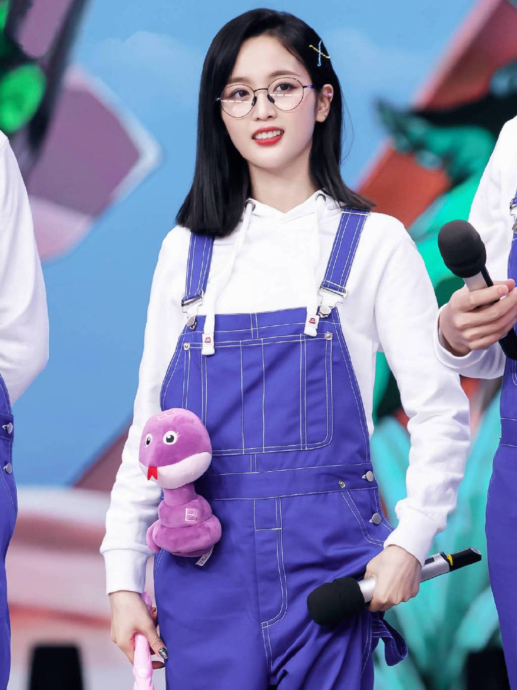 吴宣仪林允红裙,鞠婧祎林允儿吴宣仪热舞