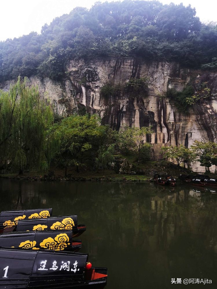 勿谓湖小,天在其中:绍兴东湖