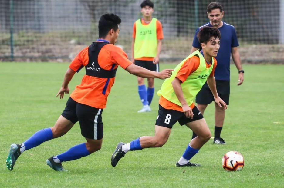 一人跨两队，鲁能这位小将有点牛，希望未来他能在中超大放异彩