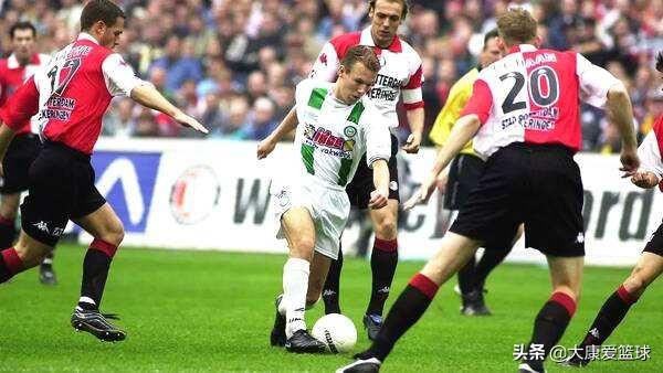 罗本斯内德范佩西亨特拉尔,罗本范佩西三剑客