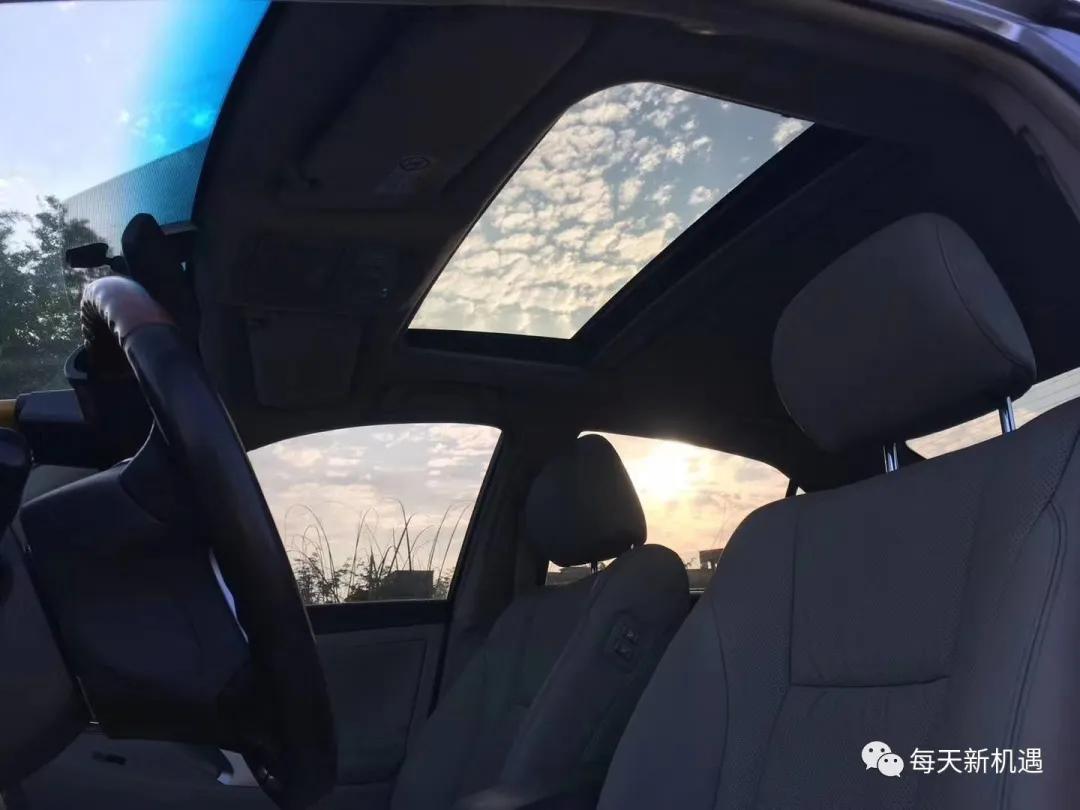 15年的凯美瑞2.0高配能值多少钱,10年丰田凯美瑞2.4高配能值多少钱