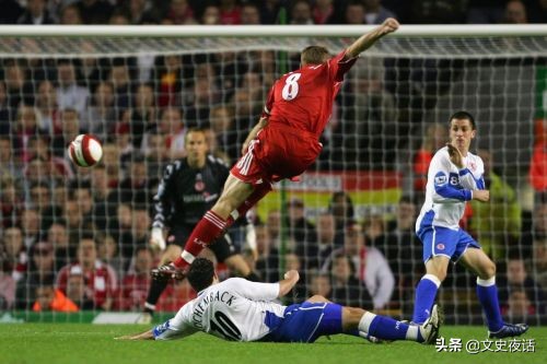 力拔山兮气盖世！盘点足坛十大“重炮手”