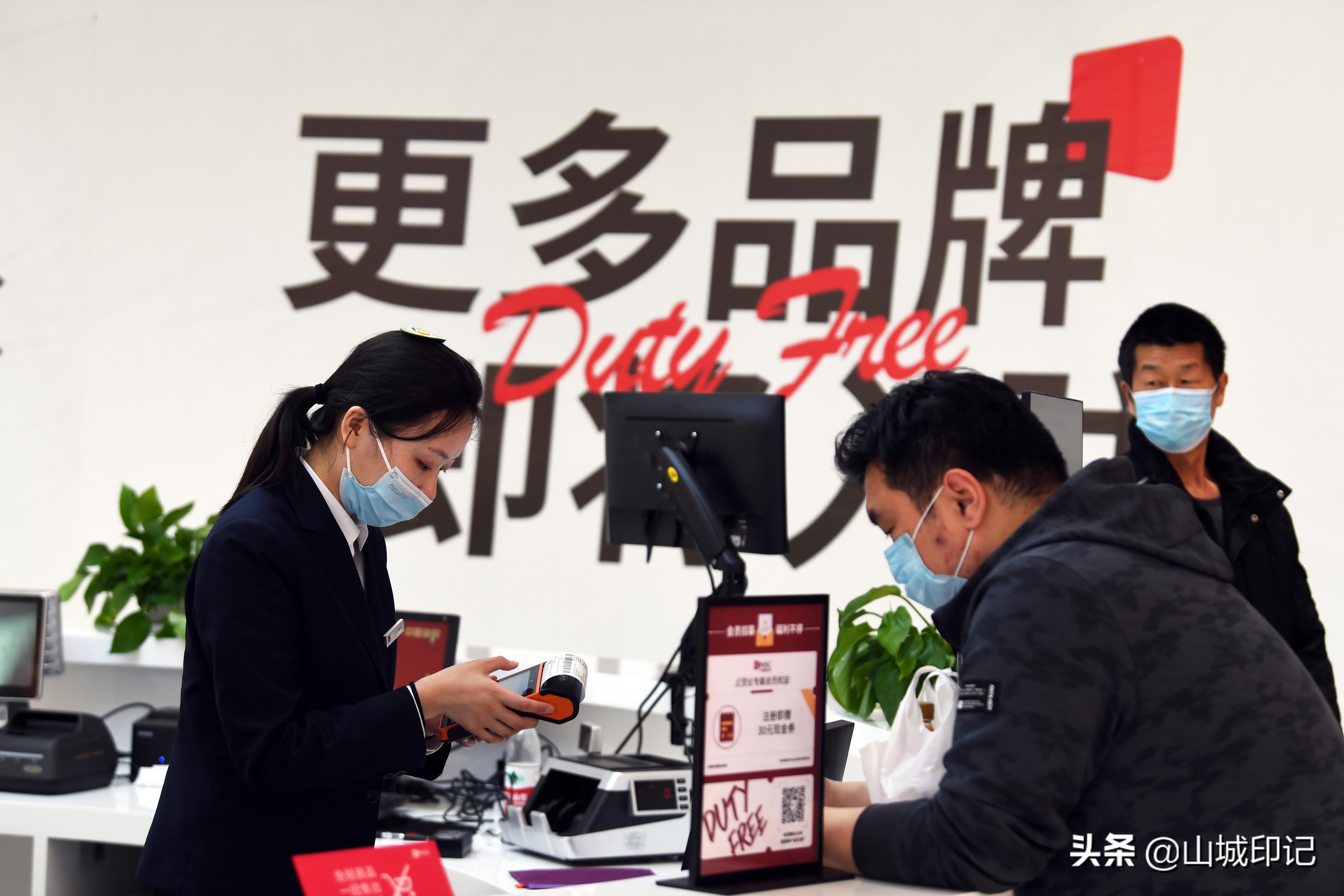 重庆商业百货开业无人光顾,重庆开了一个新商城