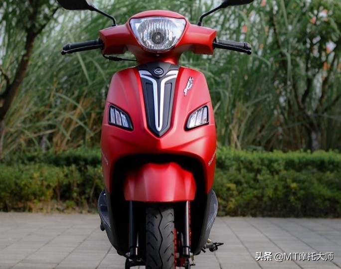 4980元,解析低价踏板*江豪**110:德尔福电喷,外观像巧格i