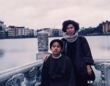 侯佩岑和周杰伦故事,侯佩岑多少岁和周杰伦在一起的