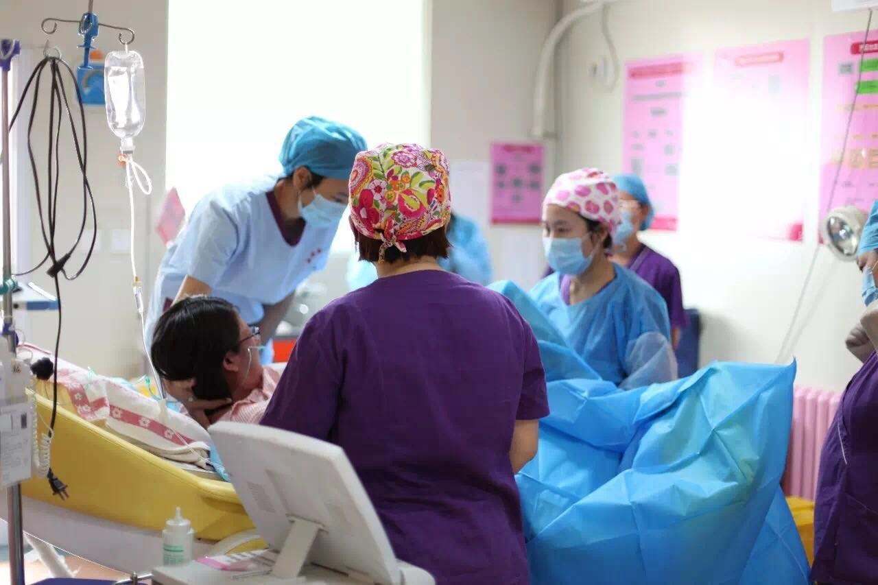 顺产怎样避免撕裂侧切,顺产多大概率会侧切撕裂