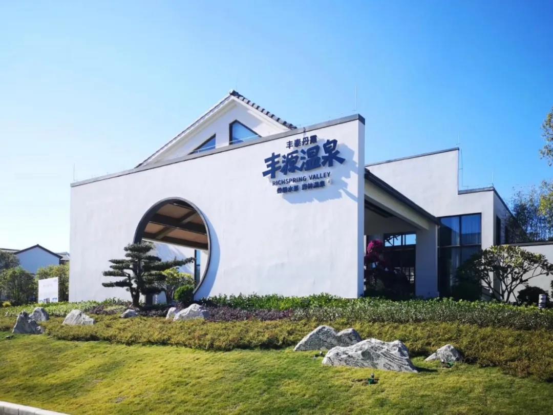 韶关威尼斯游泳视频,韶关冲浪游泳场