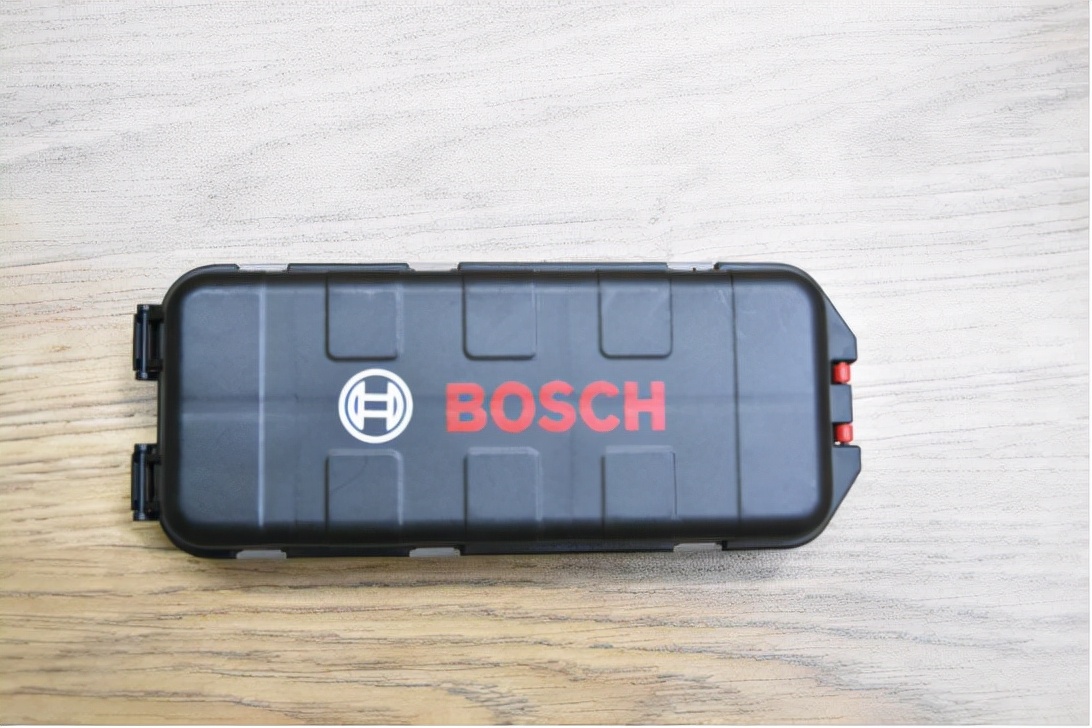 博世手电钻拆解：“十八般武艺”安装更易