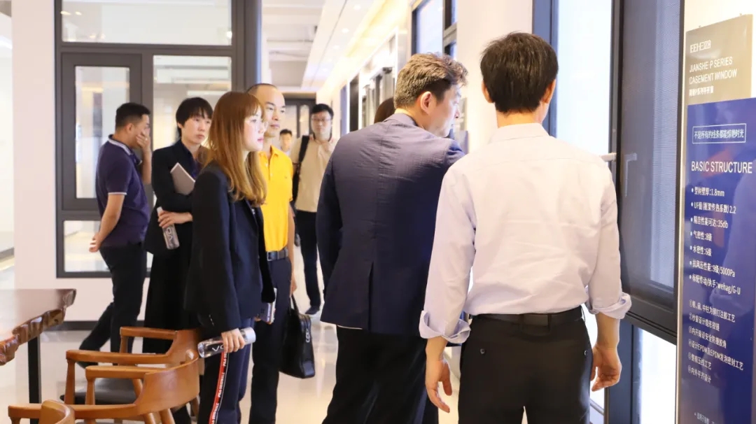 欢迎德国诺托(ROTO)中国总经理杨建辉一行莅临亿合门窗参观