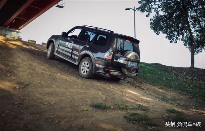 试驾三菱帕杰罗2021款山猫,2020三菱帕杰罗v97试驾