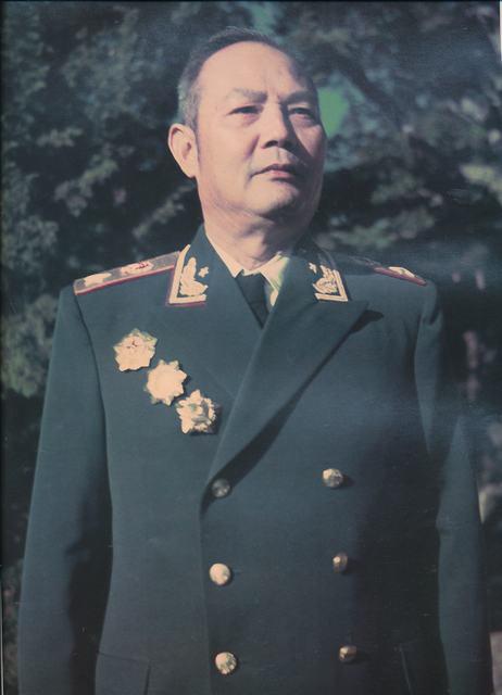 1949年蒋介石败逃台湾时，*剑英叶**本可以打下老蒋专机，为何不打？