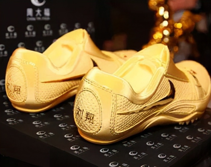 买鞋子尺码小了咋办,买鞋子尺码大小的讲究