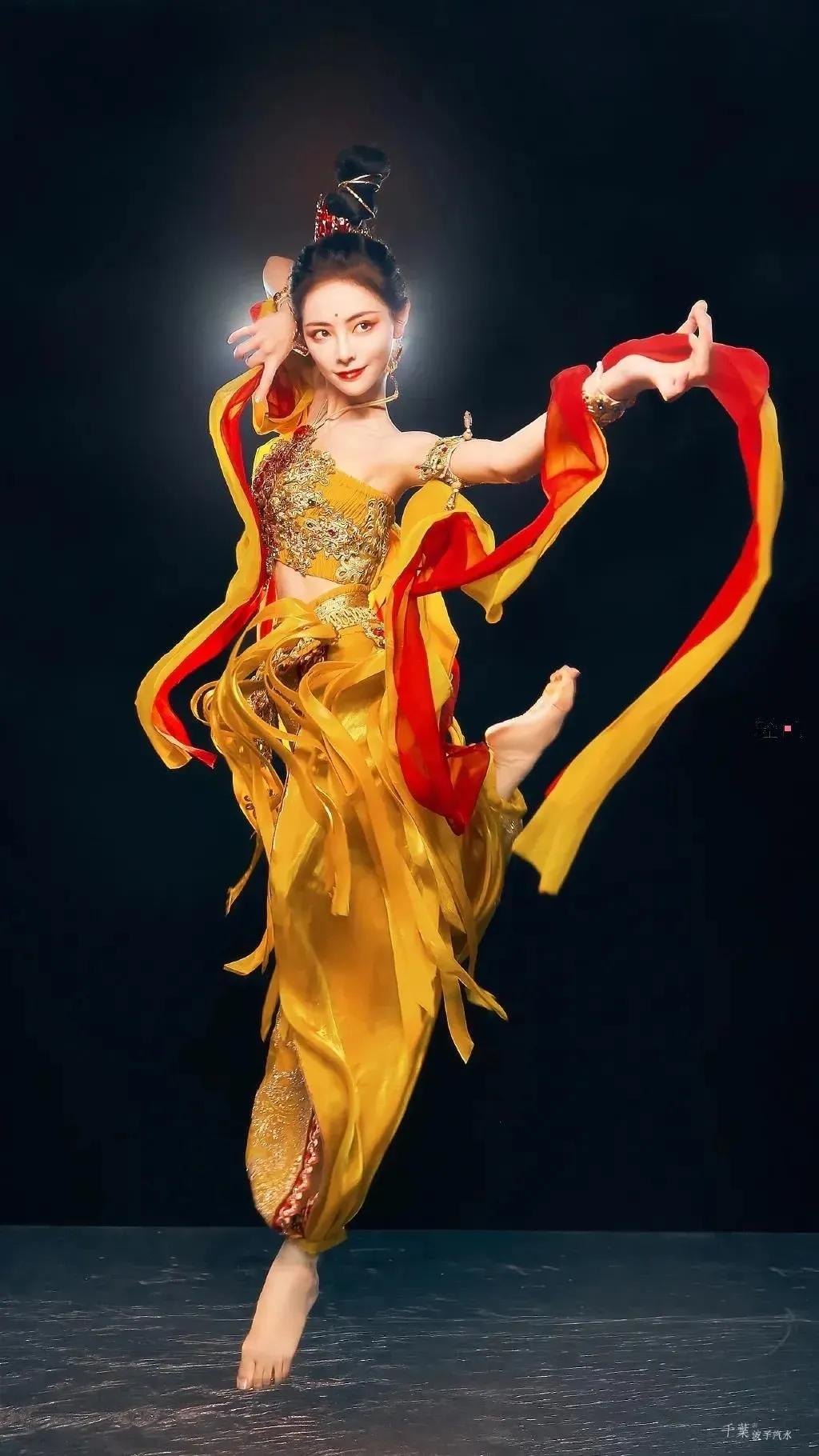 金碧辉煌还是金璧辉煌,金碧辉煌的装修风格