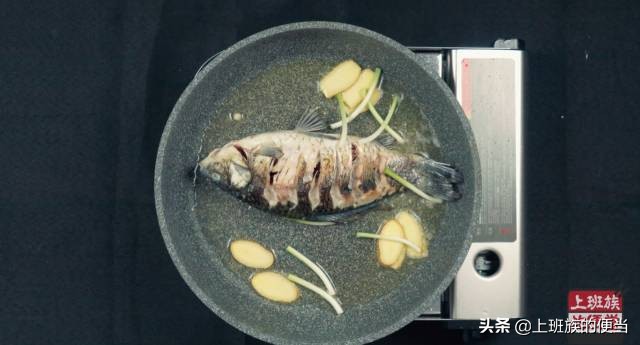 做鱼汤好喝又简单,做鱼汤只需2个技巧