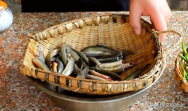吃泥鳅要破开肚子吗,泥鳅怎么吃才能去除内脏