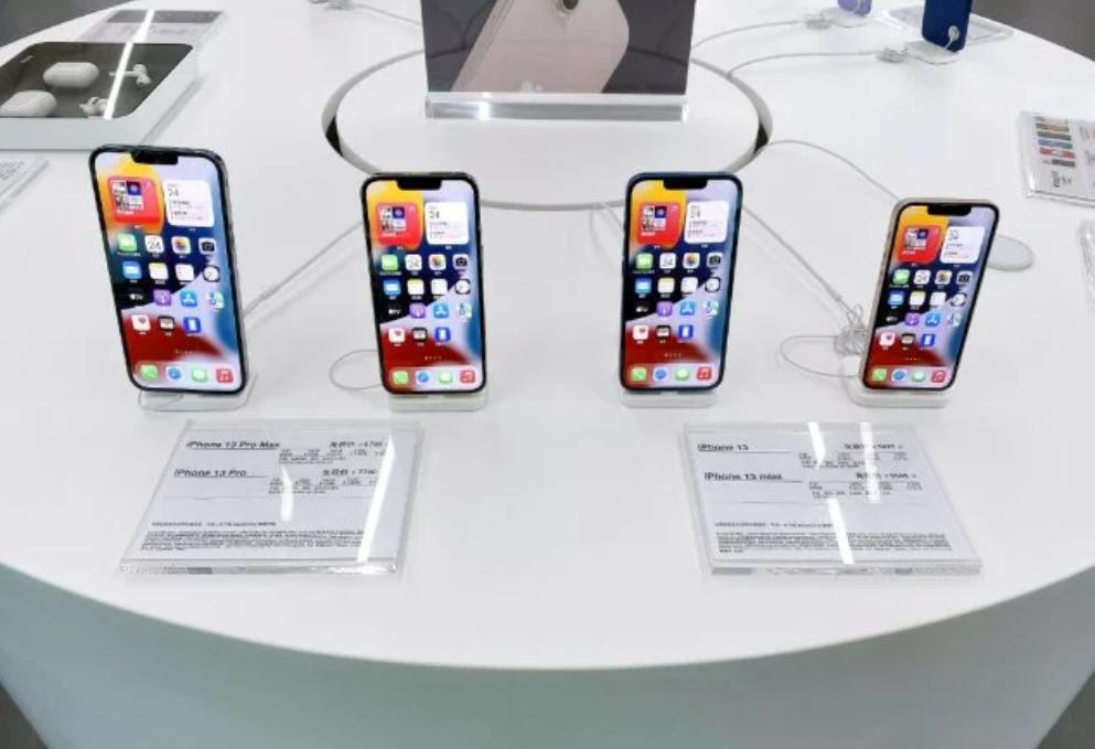 琼版iPhone这次的13系与国行差价才389元，瞬间感觉不香了