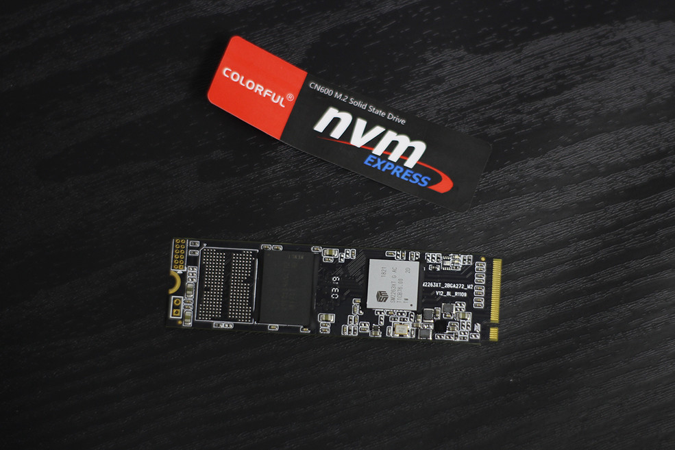 电竞新势力的显示器,七彩虹igame系列主机