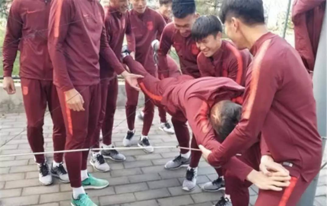 黄健翔我终于失去了你,张路黄健翔颜强谈中国足球现状