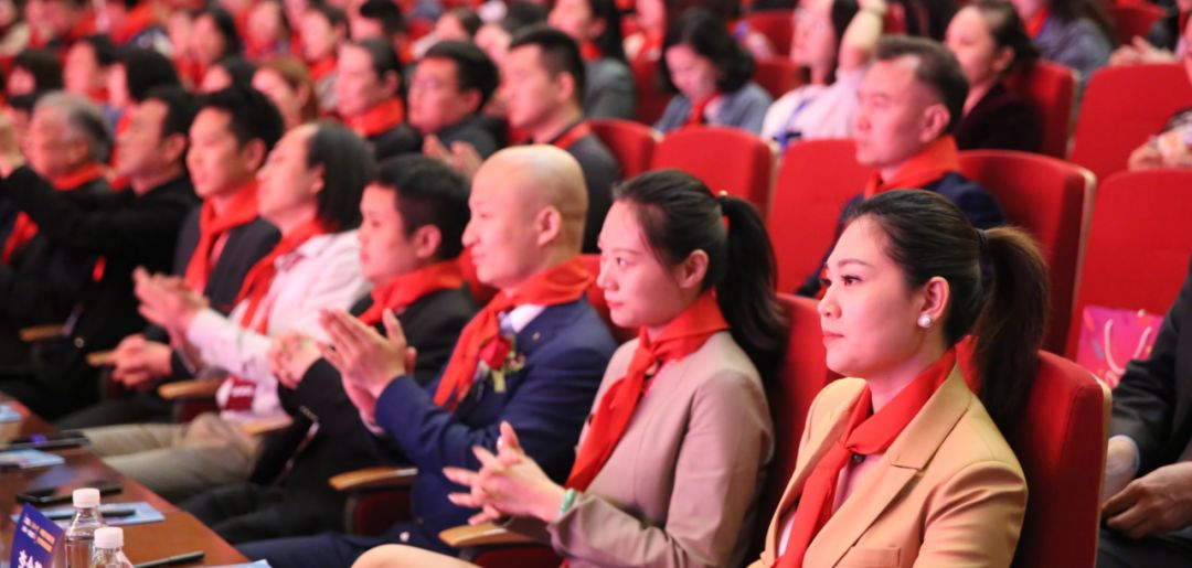 巅峰聚会|第二届“艺合峰会”领航艺术教育新*途征**！