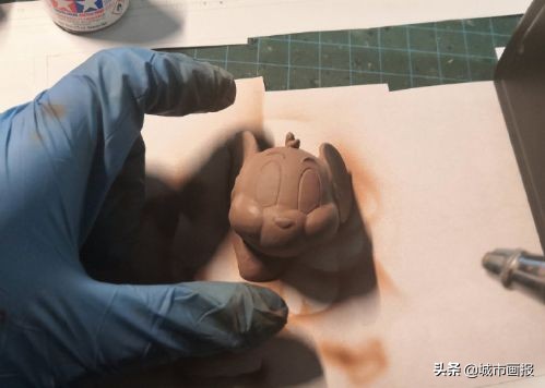 无聊能有多大生产力？他在家造了个电影院