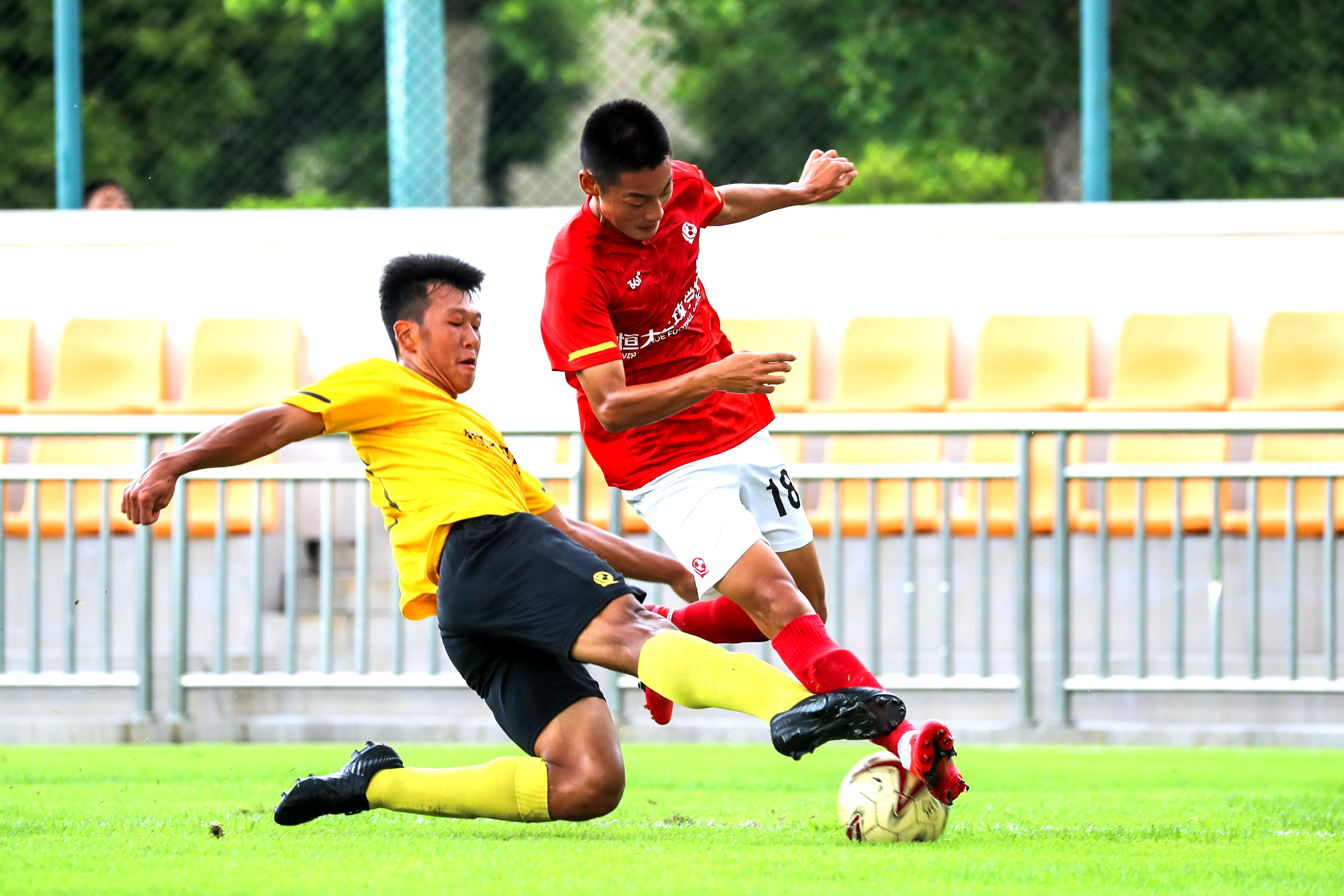 中国足球的未来是靠青训还是归化,中国足球未来还有希望么