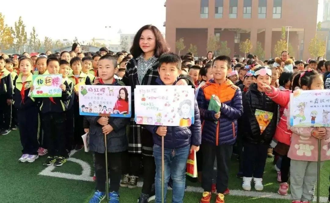 杨红樱宇宙是我的早恋圣经