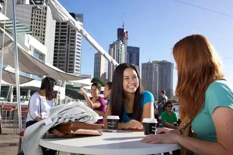 出国留学意义英语视频,送孩子出国留学前的意义