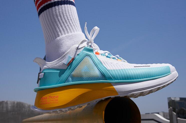 亚瑟士跑鞋和国产跑鞋,耐克跑鞋和国产跑鞋