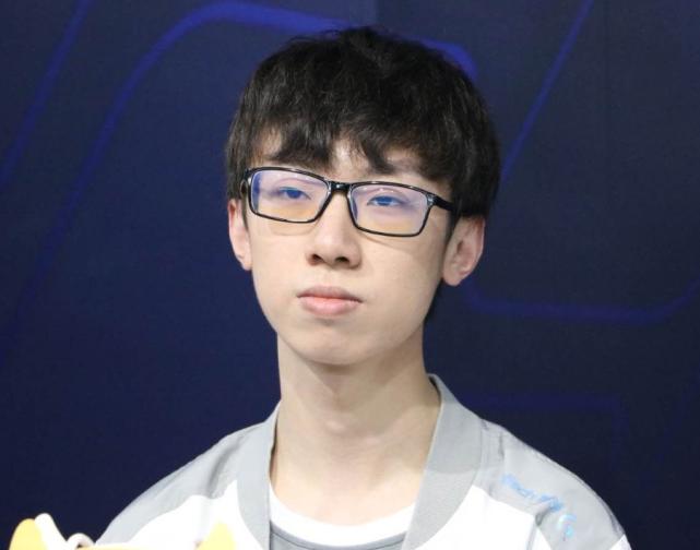 电竞妈粉,电竞职业选手宝蓝