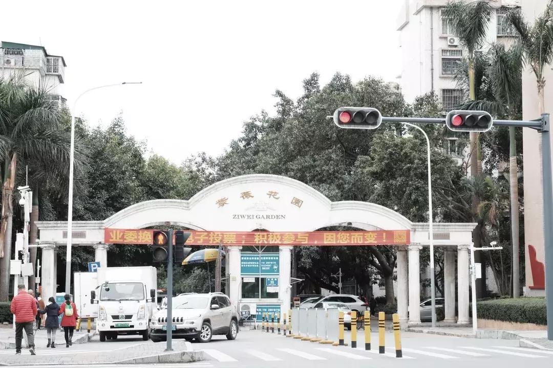 龙岗中心城壹号仓,光明和龙岗中心城