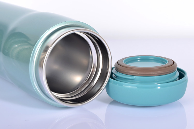 不锈钢保温杯装开水有危害吗,不锈钢保温杯温水进去毒水出来