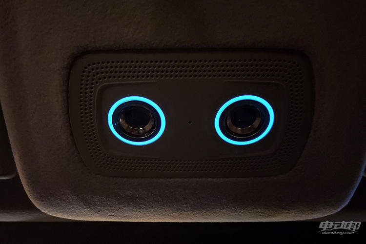 科技与复古并存？短暂体验比亚迪e1感受