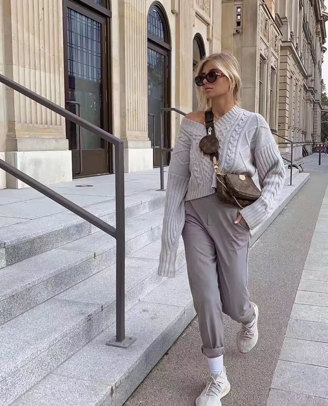 五合一lv包背法,lvfavourite包的背法