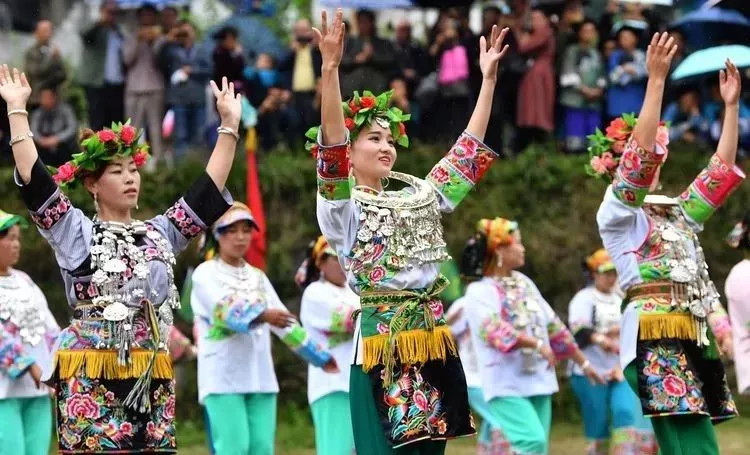 湘西苗族文化习俗及讲解,了解湘西苗族文化和风土人情