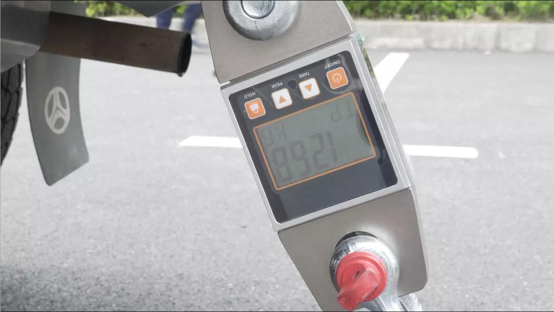 【揭秘】轮胎抓地能力关乎安全！大虎悠真人示范！