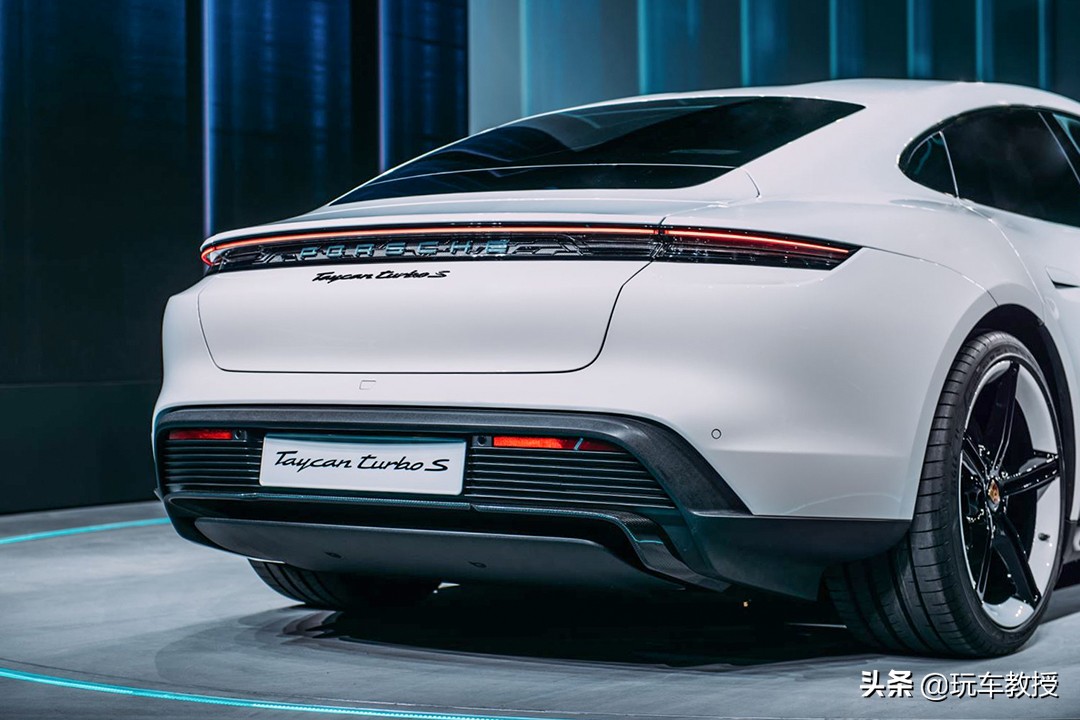 taycan保时捷让超跑进入电动时代,保时捷电动taycan4s报价