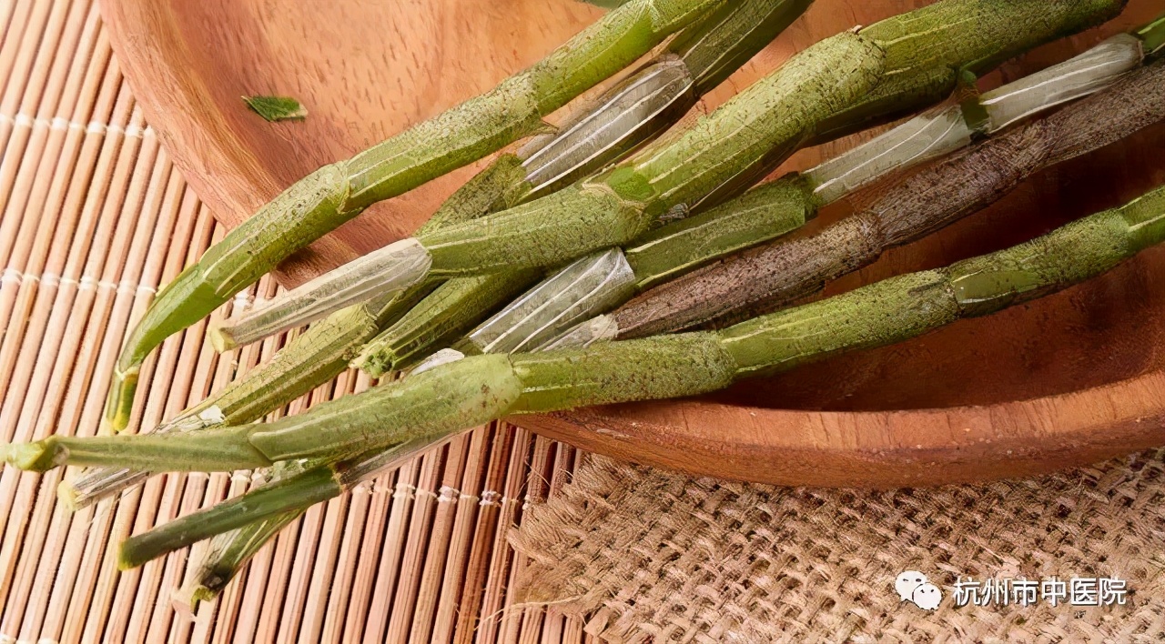 「周末食疗」快点开,了解这颗“千年仙草”—石斛到底该怎么挑?怎么吃?