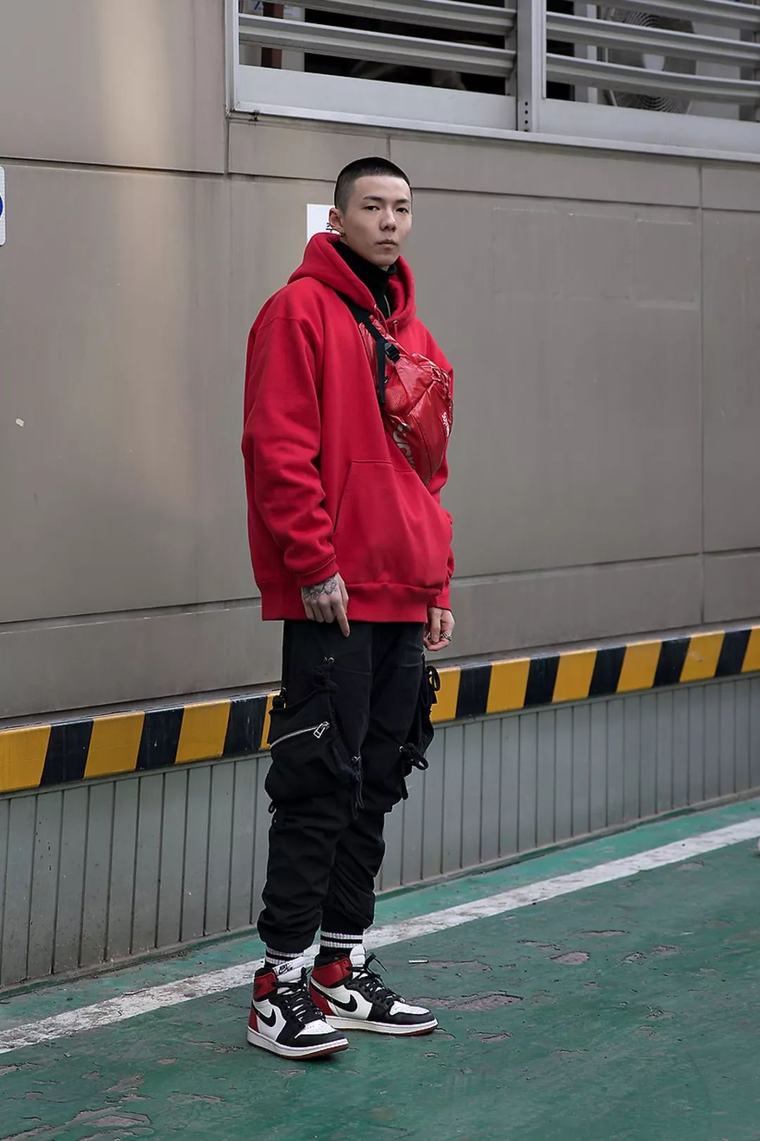 连帽卫衣穿搭技巧秋冬男,高级感潮男加厚连帽卫衣